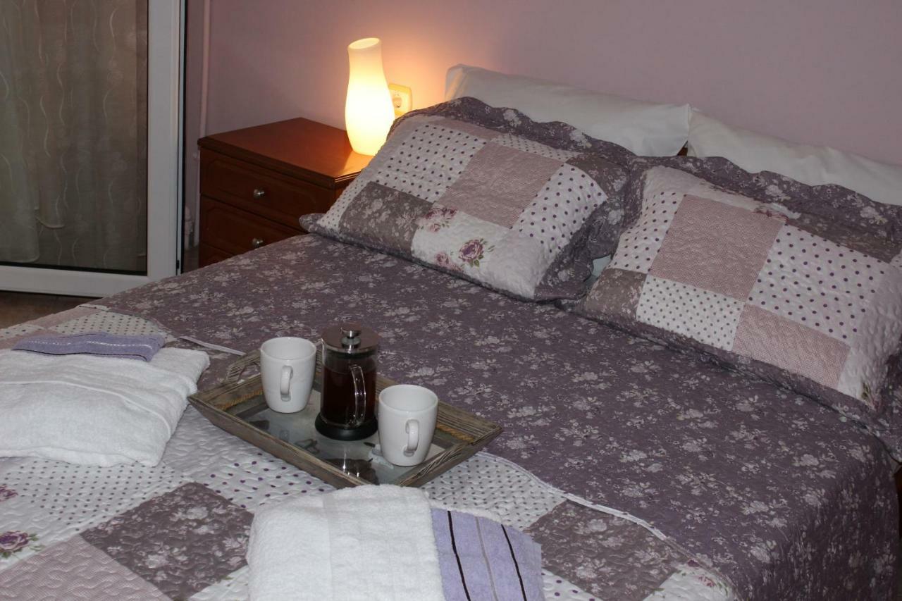 Souzana Rooms 1 Nea Plagia Exterior foto
